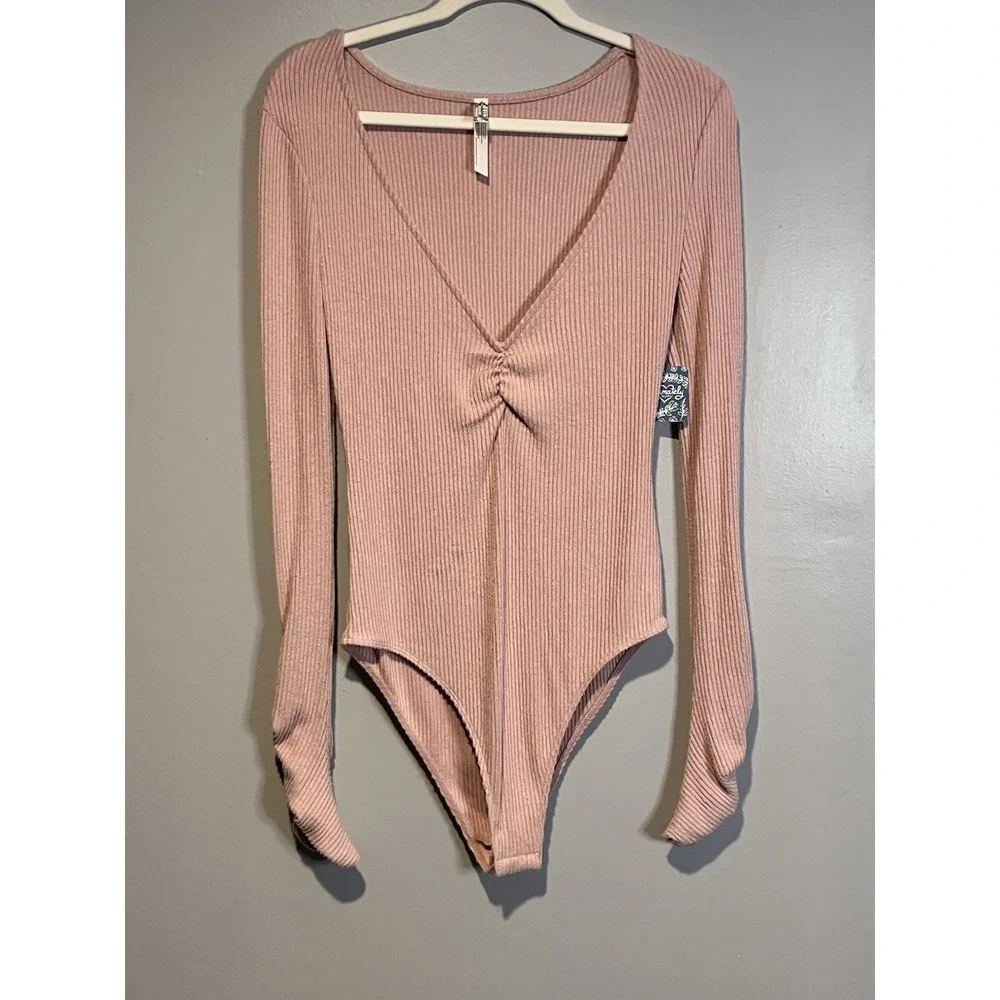 NWT Intimately Free People Rib Knit Bodysuit Lrg V-Neck Cozy Up Pink Salt READ